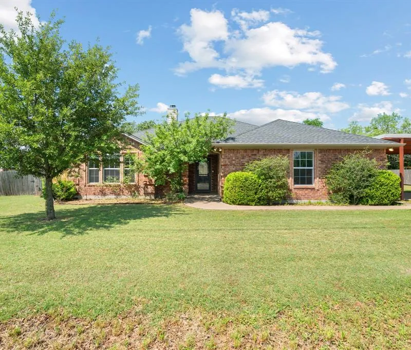 4000 View Point Drive, Granbury TX 76048