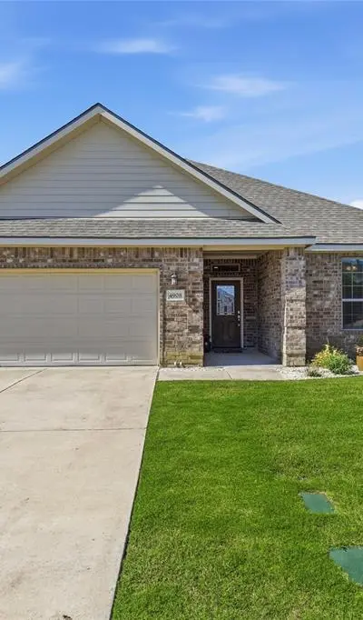 4908 Lakepark Drive, Sanger TX 76266