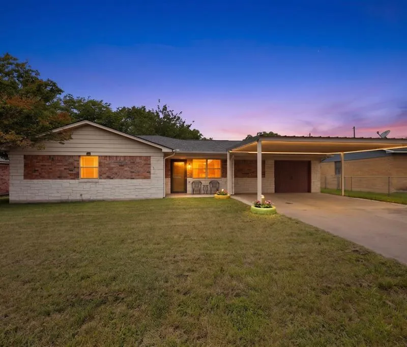 321 Redbud Street, Rhome TX 76078