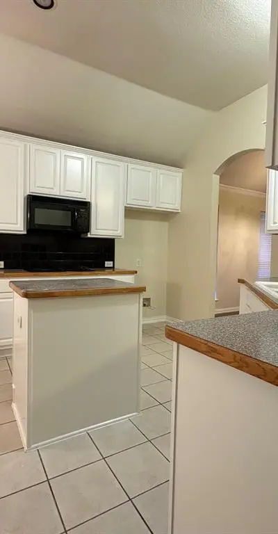 4701 Seachest Lane, Arlington TX 76016 - Photo 4