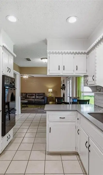6808 Winifred Drive, Fort Worth TX 76133 - Photo 3