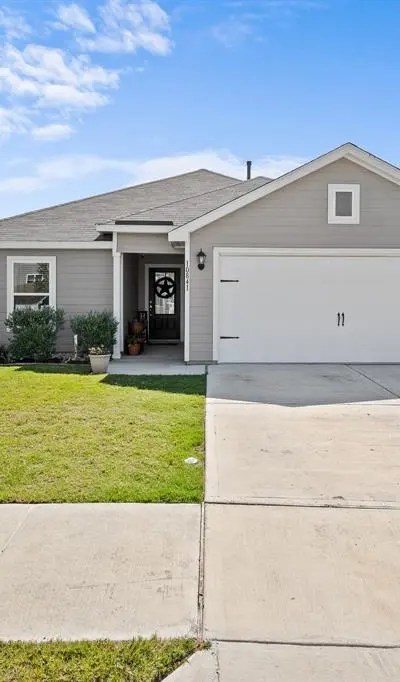 10841 Copper Hills Lane, Fort Worth TX 76108