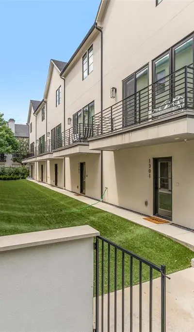 7207 Gaston Avenue # 1303, Dallas TX 75214 - Photo 4