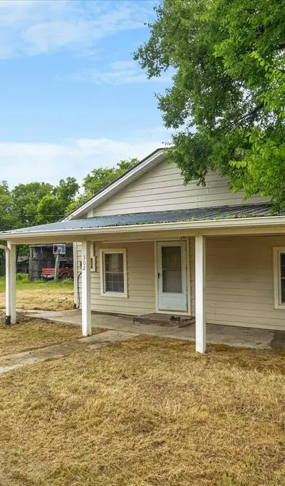 502 S Elm Street, Celeste TX 75423 - Photo 2
