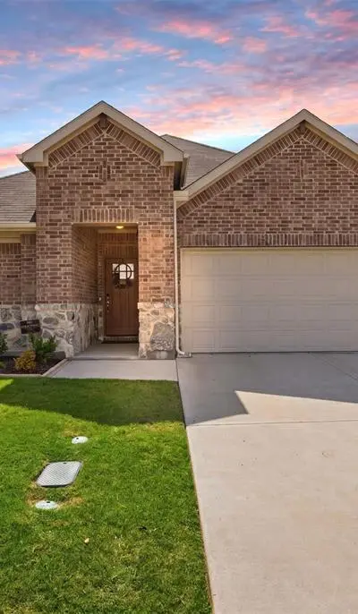 9352 Lone Maverick Drive, Fort Worth TX 76036