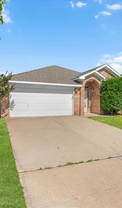 10601 Aransas Drive, Fort Worth TX 76131 - Photo 3
