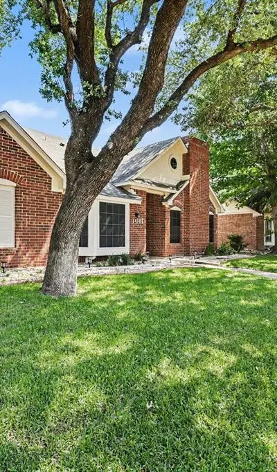 1011 Astaire Avenue, Duncanville TX 75137 - Photo 3