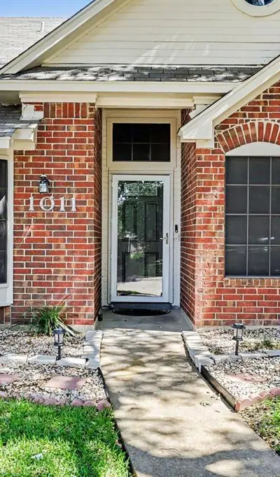 1011 Astaire Avenue, Duncanville TX 75137 - Photo 4