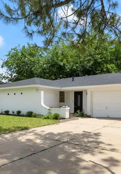 2102 E Timberview Lane, Arlington TX 76014 - Photo 3