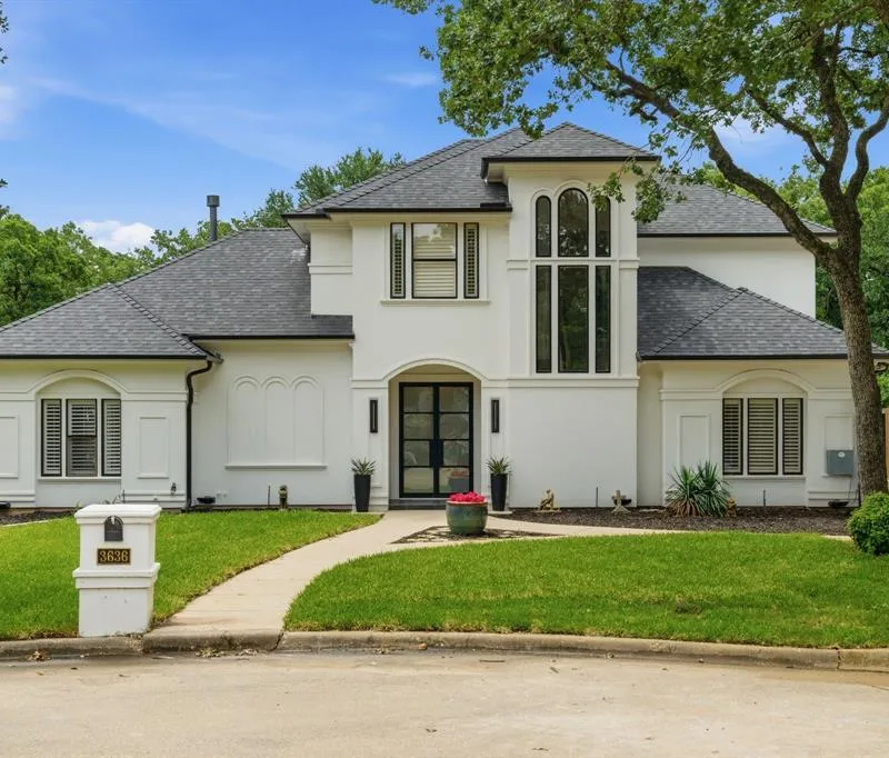 3636 Chateaux Lane, Hurst TX 76054