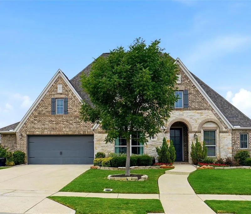 1001 Myers Park Trail, Roanoke TX 76262