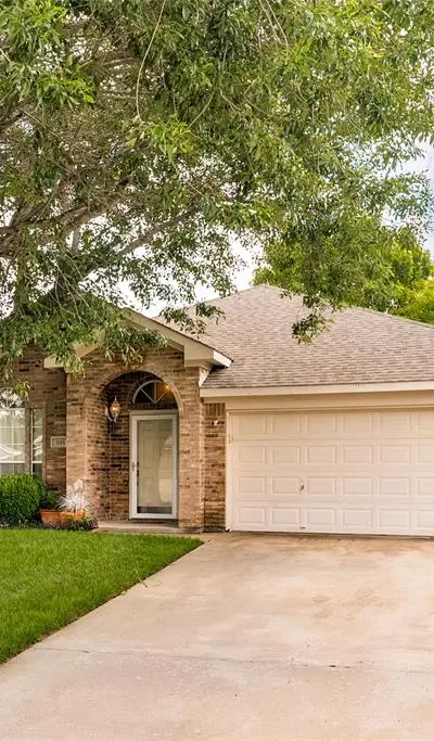 1005 Darren Drive, Burleson TX 76028