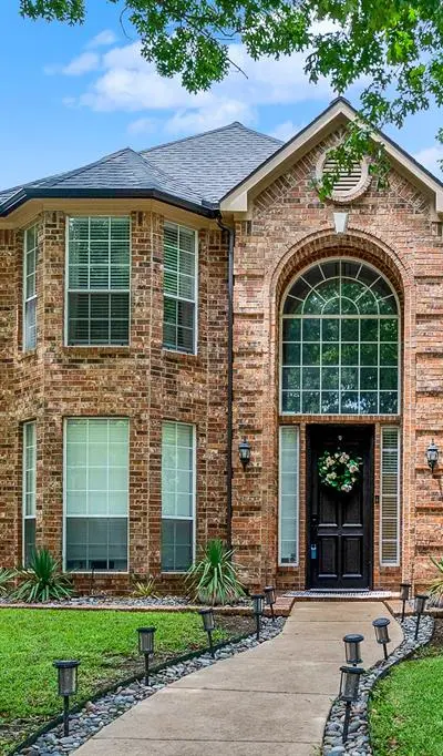 3921 EVESHAM Drive, Plano TX 75025 - Photo 2