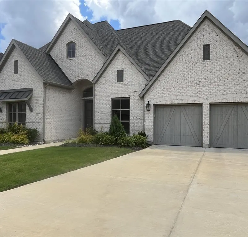 2834 Midlake Drive, Midlothian TX 76065