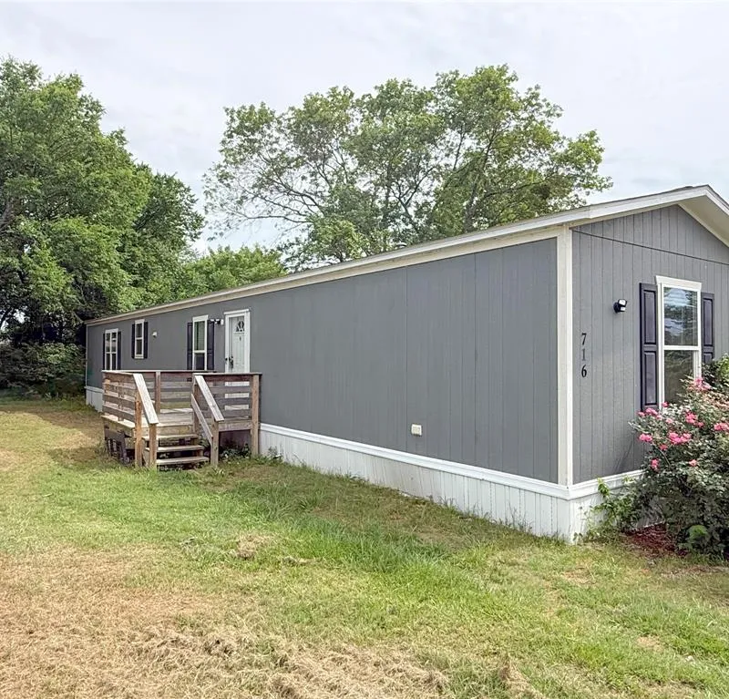 716 Quail Run Court, Seven Points TX 75143