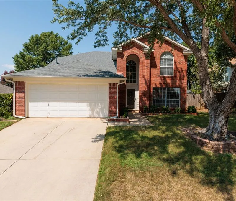 747 Cedar Leaf Circle, Lake Dallas TX 75065