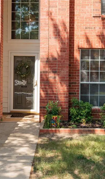 747 Cedar Leaf Circle, Lake Dallas TX 75065 - Photo 2