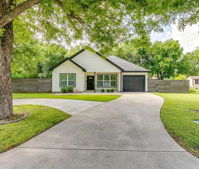 411 W Gould Street, Hillsboro TX 76645