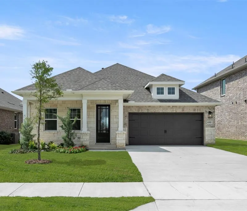 680 Tyronza Drive, Justin TX 76247