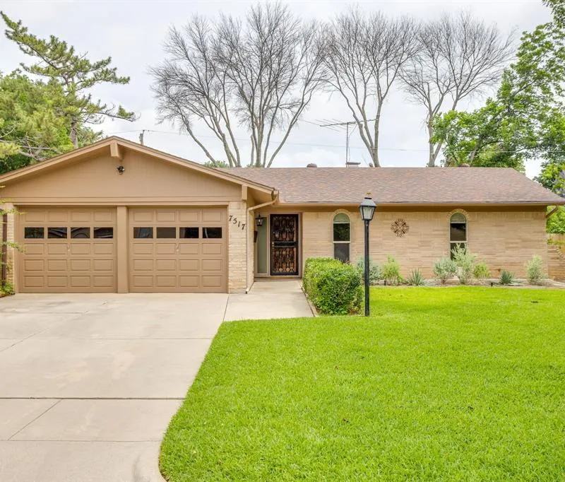7517 Overhill Road, Fort Worth TX 76116