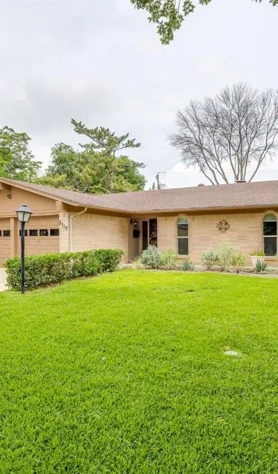 7517 Overhill Road, Fort Worth TX 76116 - Photo 2