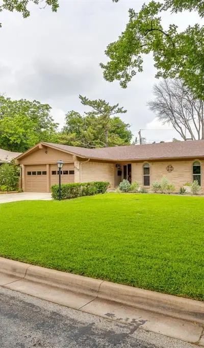 7517 Overhill Road, Fort Worth TX 76116 - Photo 3