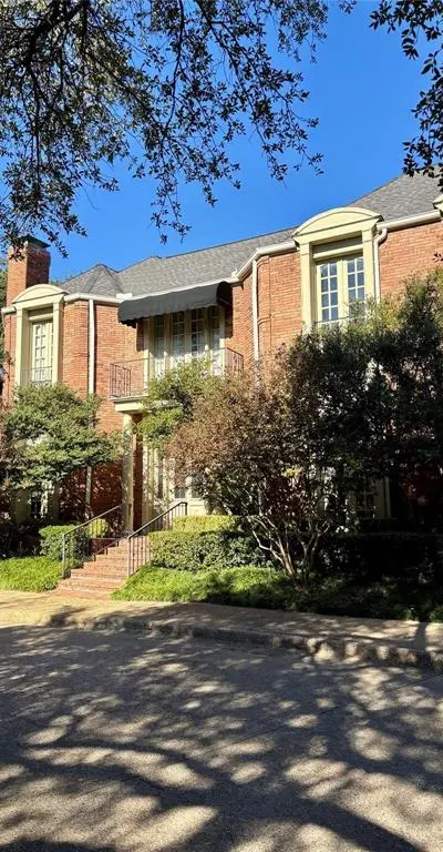 4 Hallshire Court, Dallas TX 75225