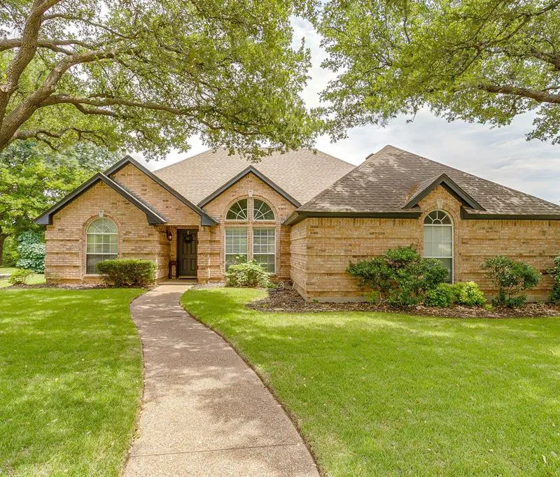 9928 Wandering Way Street, Benbrook TX 76126