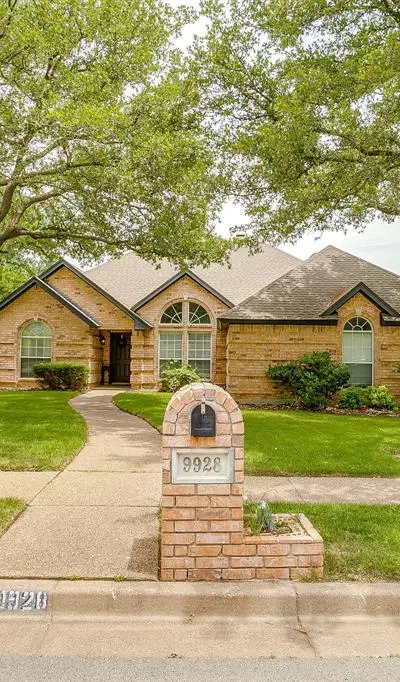 9928 Wandering Way Street, Benbrook TX 76126 - Photo 4