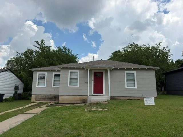 2713 Hanger Avenue, Fort Worth TX 76105