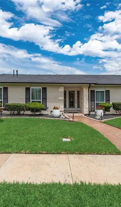 1911 White Rose Lane, Carrollton TX 75007