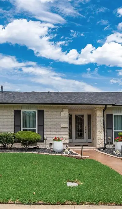1911 White Rose Lane, Carrollton TX 75007 - Photo 2