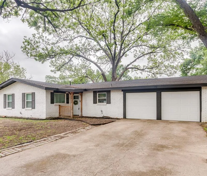 2012 Bradford Drive, Arlington TX 76010