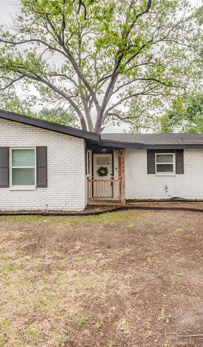 2012 Bradford Drive, Arlington TX 76010 - Photo 2