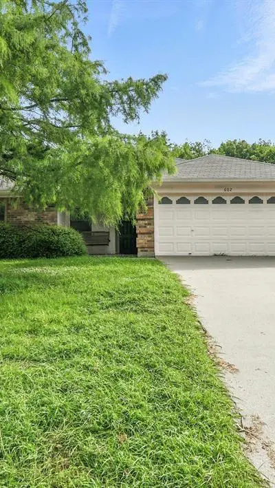 602 Valleyridge Court, Decatur TX 76234