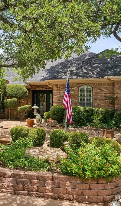 4008 Brookside Drive, Bedford TX 76021
