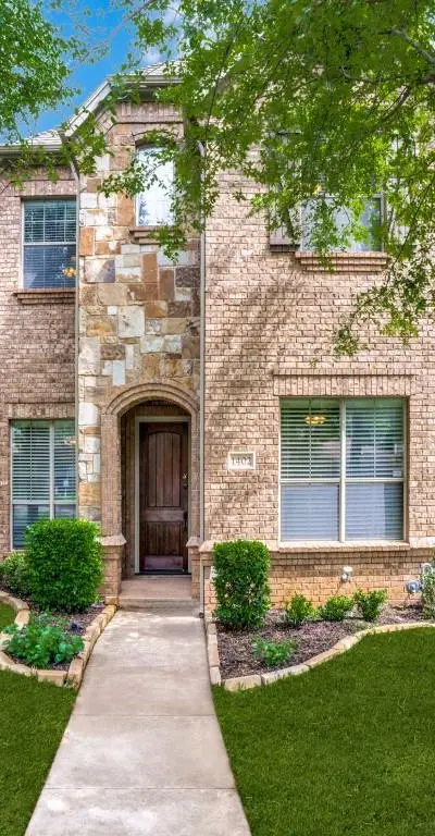 1402 Hampton Road, Grapevine TX 76051