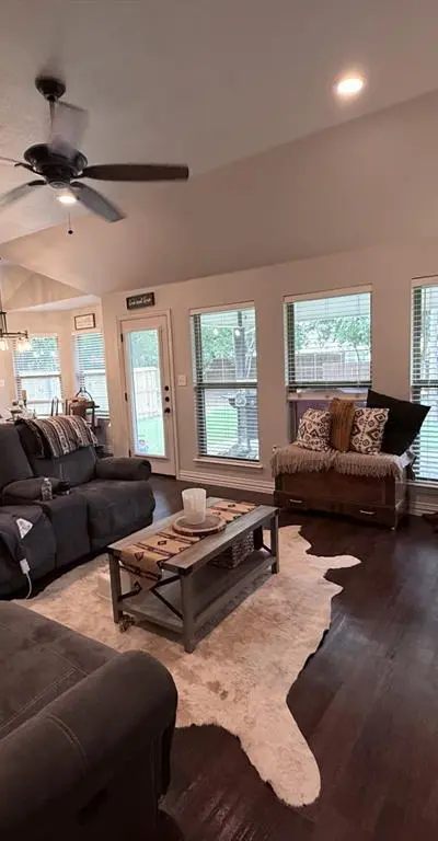 700 E Walcott Street, Pilot Point TX 76258 - Photo 4