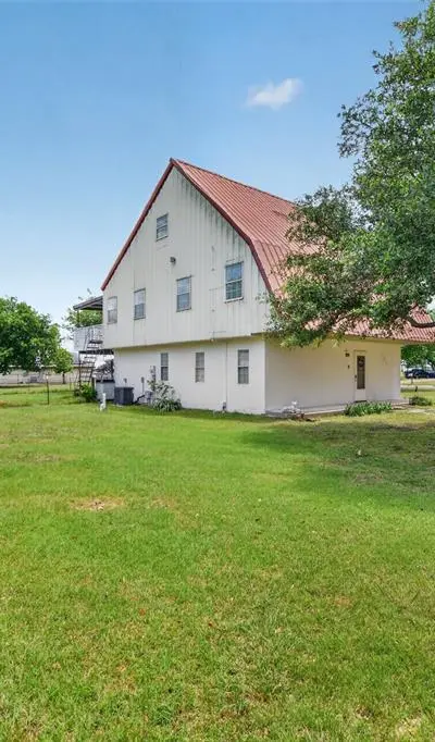 104 Bow Creek Circle, Red Oak TX 75154