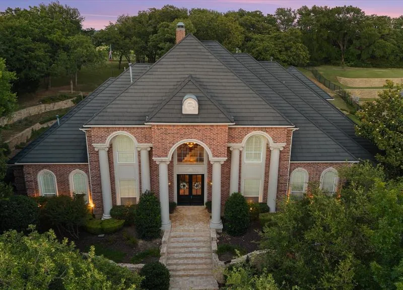 2325 Panorama Court, Arlington TX 76016