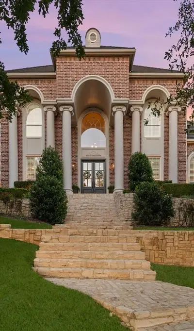 2325 Panorama Court, Arlington TX 76016 - Photo 2