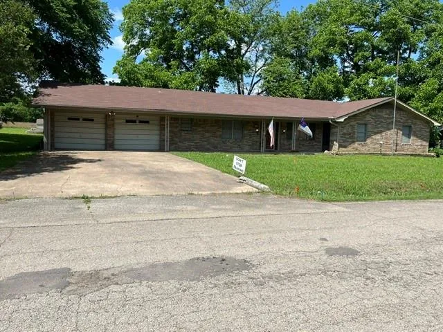 304 Sunset Street, Roxton TX 75477