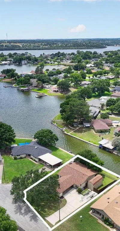 4204 Chaparral Court, Granbury TX 76049