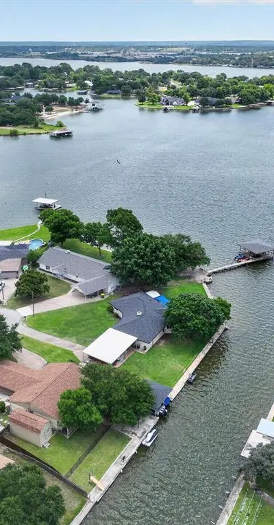 4204 Chaparral Court, Granbury TX 76049 - Photo 2