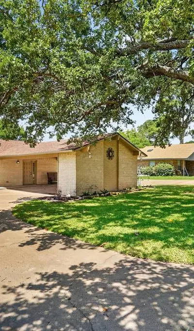 4204 Chaparral Court, Granbury TX 76049 - Photo 3
