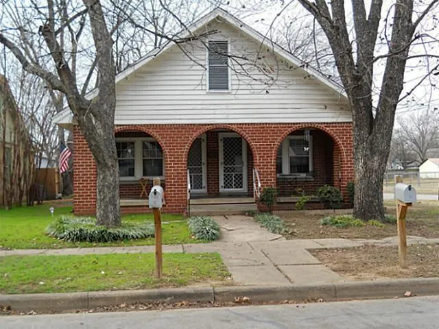 743 N Buffalo Avenue, Cleburne TX 76033