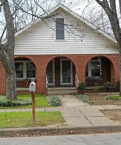 743 N Buffalo Avenue, Cleburne TX 76033