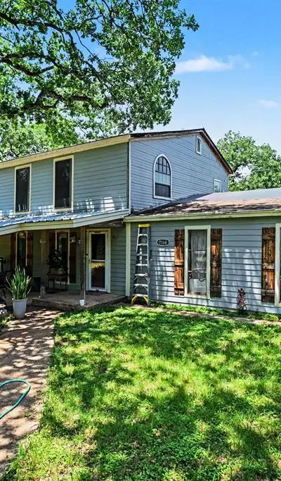 7184 Base Street, Azle TX 76020