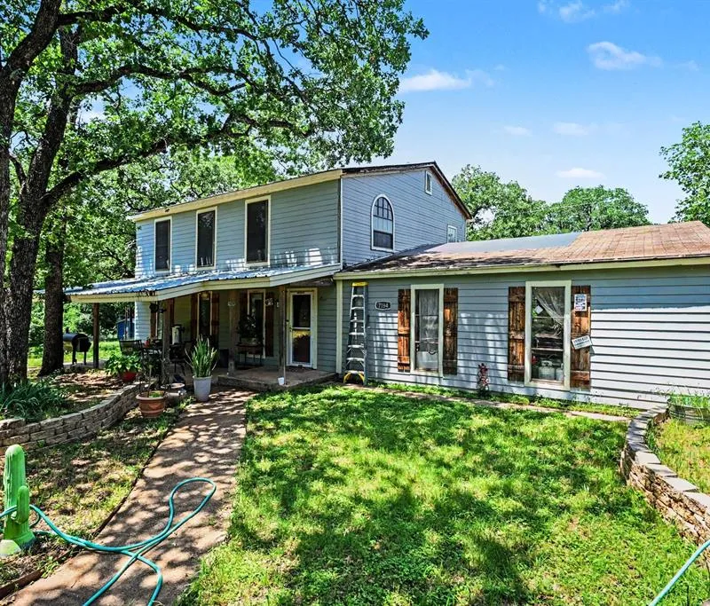 7184 Base Street, Azle TX 76020