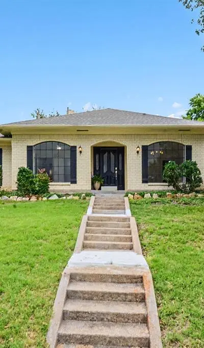 1702 Surrey Court, Garland TX 75043 - Photo 2
